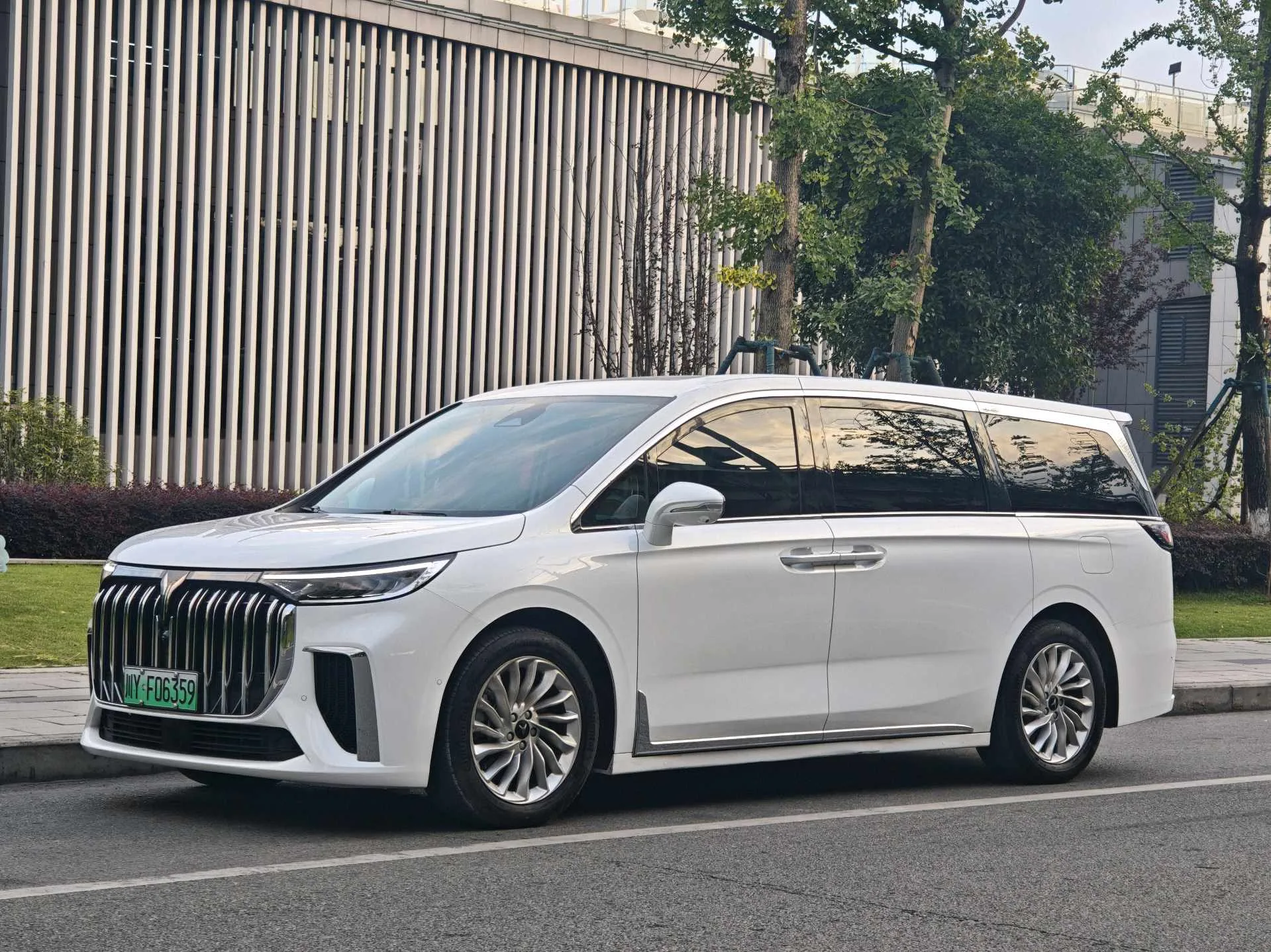 Dreamer 2022 Low-Carbon Edition with "Think+" Intelligent Driving Package
