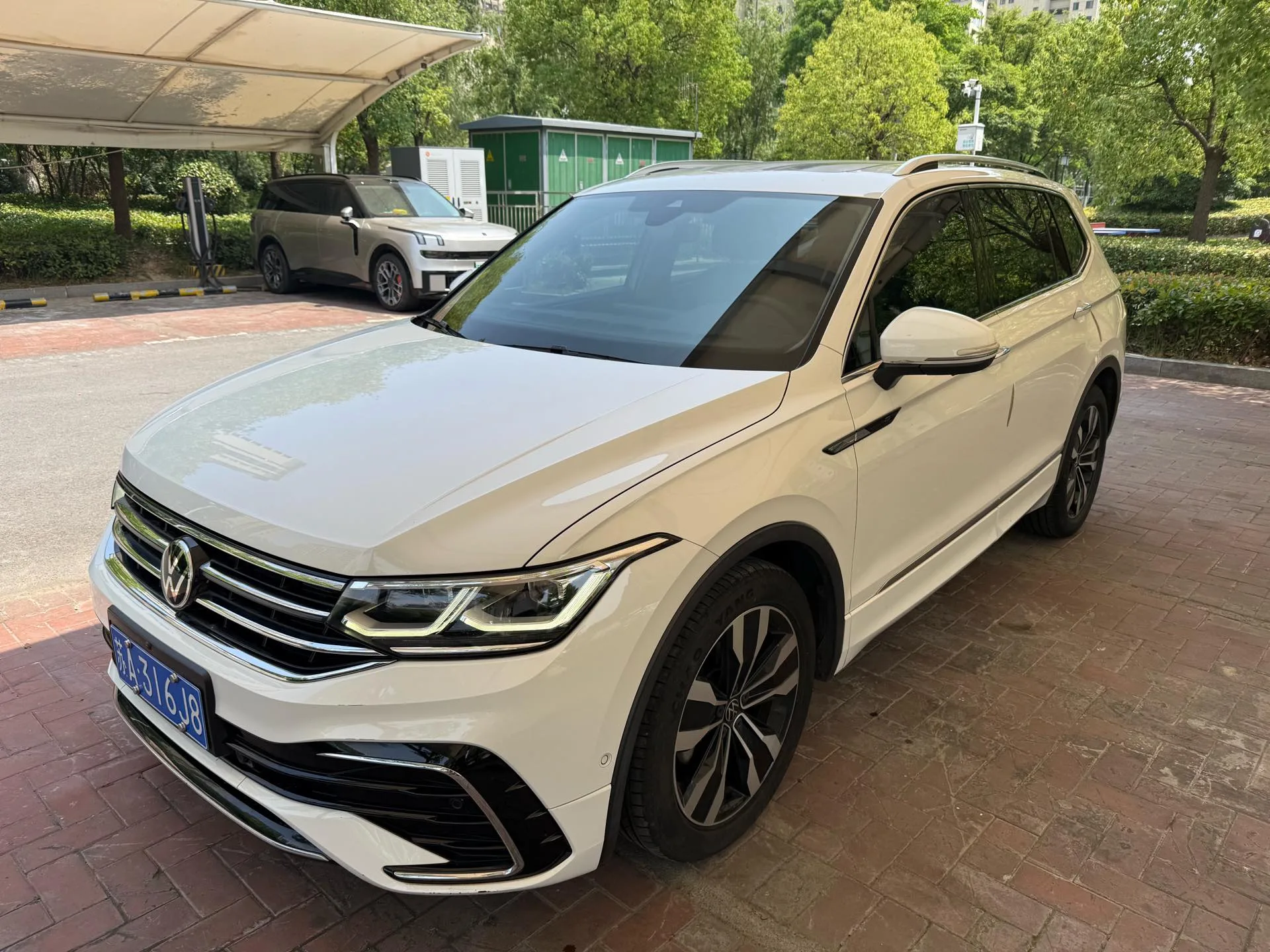 2022 Tiguan L 330TSI Automatic Front-Wheel Drive R-Line Flagship Edition