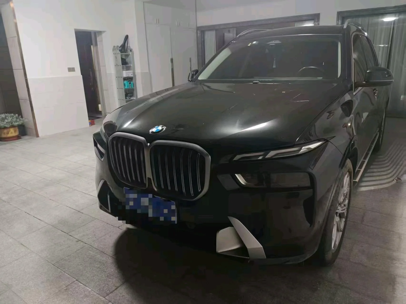BMW X7 (Imported) 2023 Model Year X7 xDrive40i 48V 3.0T Luxury Line with Luxury Package, Automatic Transmission