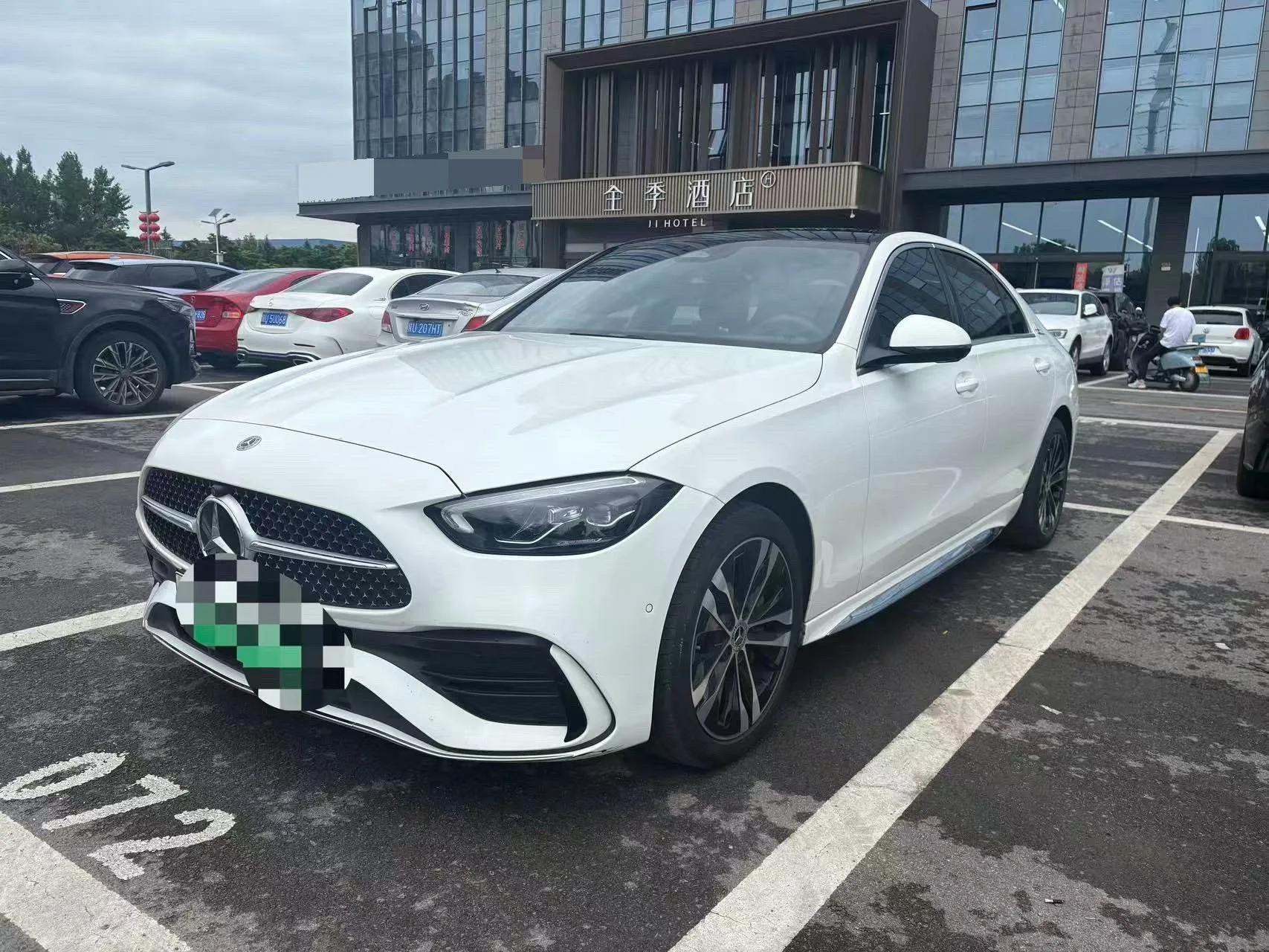2025 Mercedes-Benz C-Class C 350 e L 2.0T Automatic