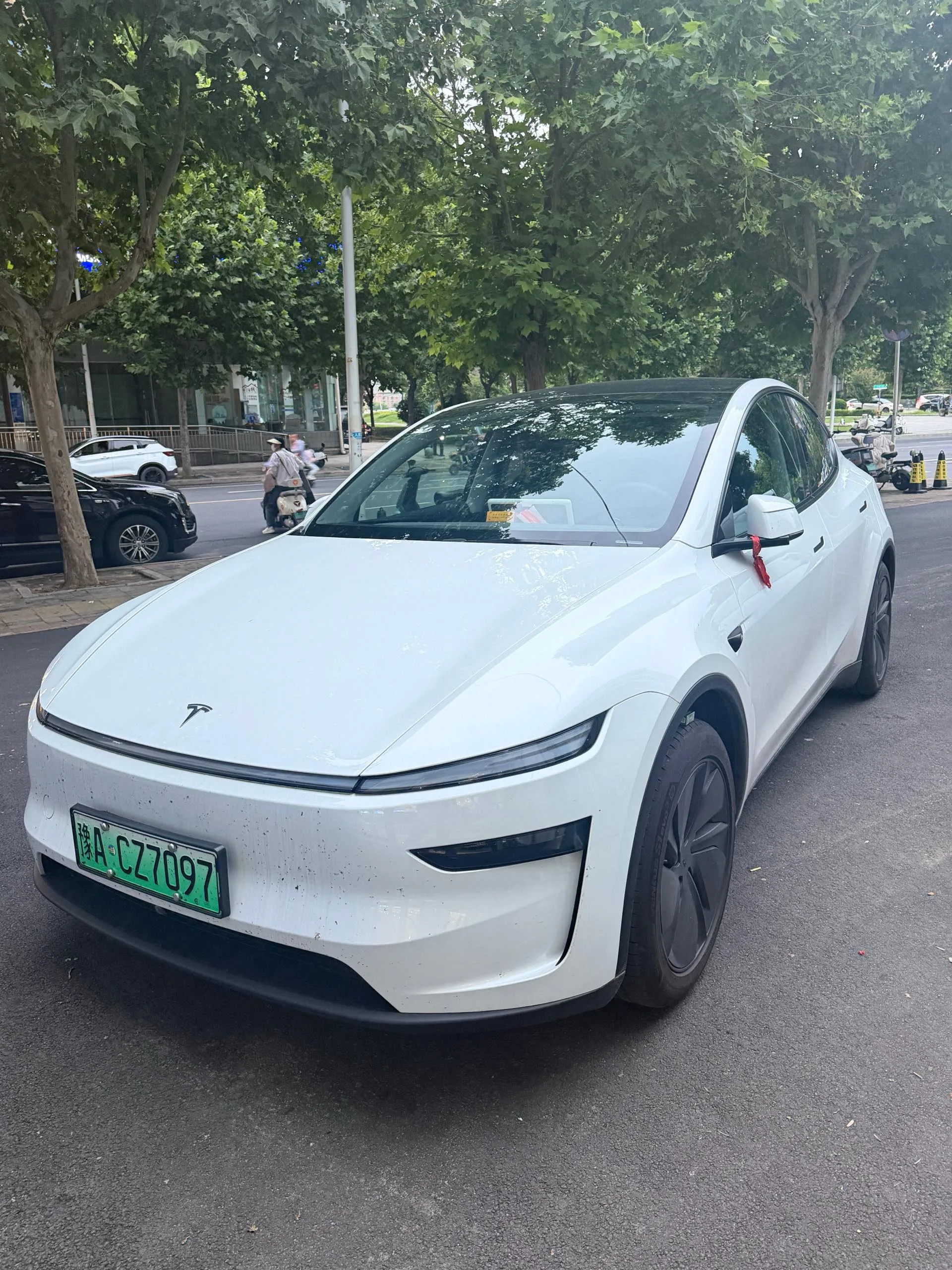 Tesla 2025 Model Y Long Range All-Wheel Drive, Automatic Transmission