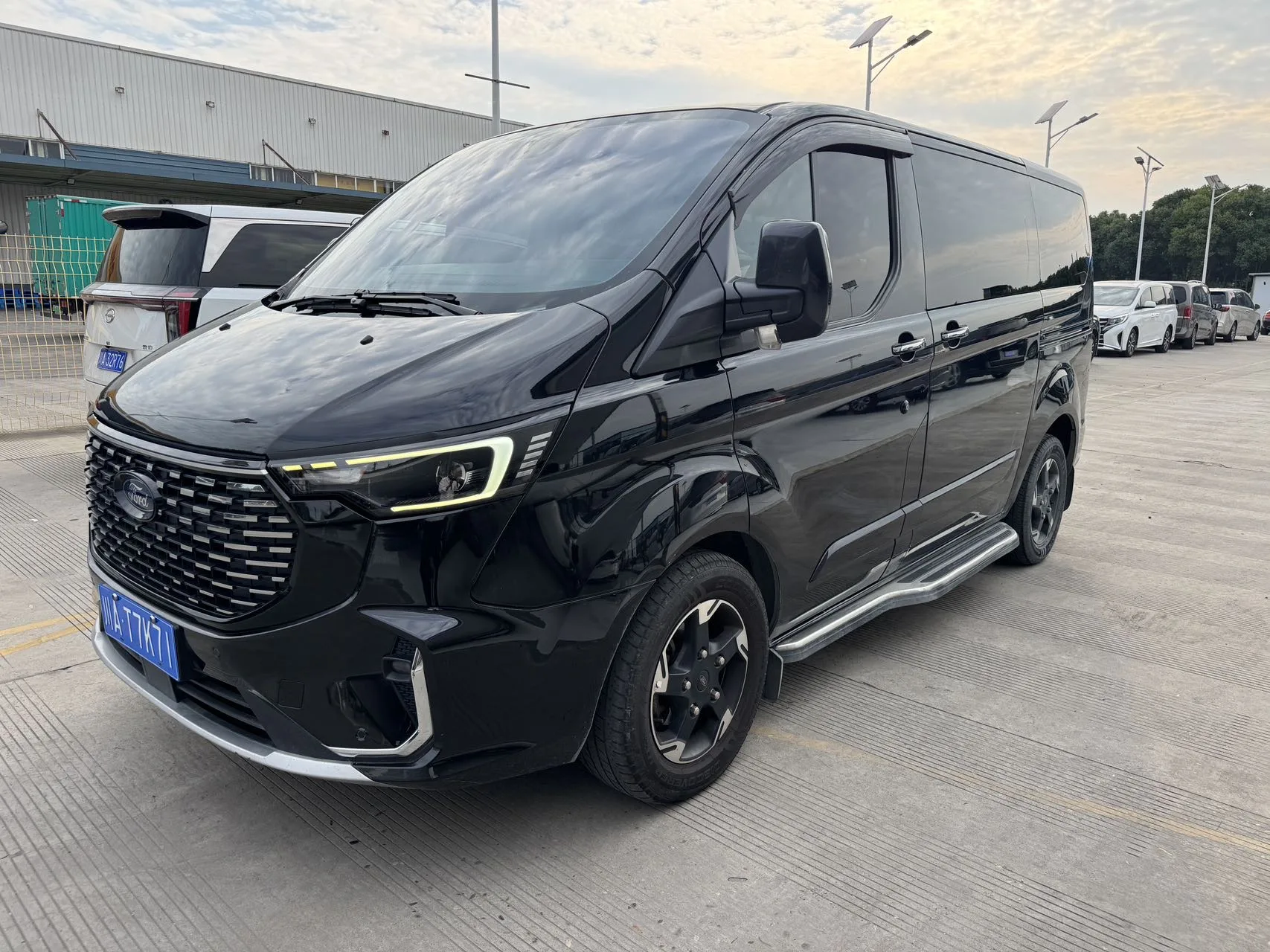 Ford Tourneo 2023 2.0T Premium Edition Automatic