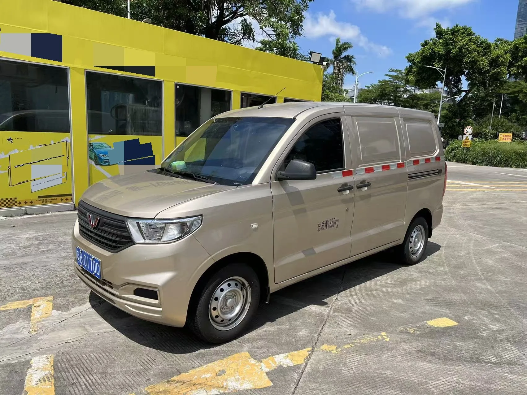 Wuling 2021 Chengzheng 1.5T Comfort Edition Window-Sealed Van, Manual Transmission
