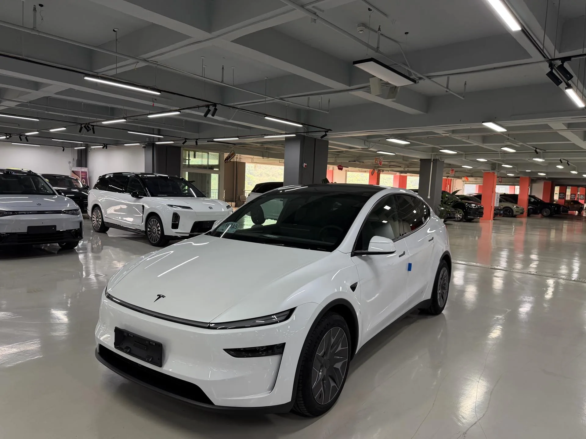Tesla 2025 Model Y L Long Range All-Wheel Drive Automatic