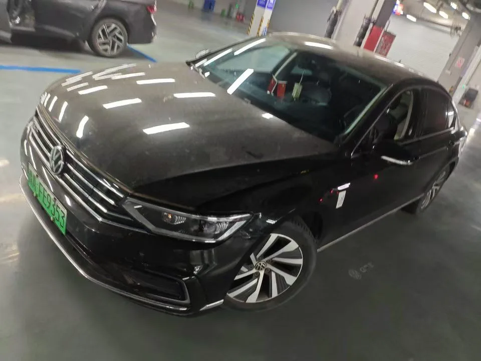 2022 Volkswagen Passat GTE Plug-in Hybrid GTE Luxury Model