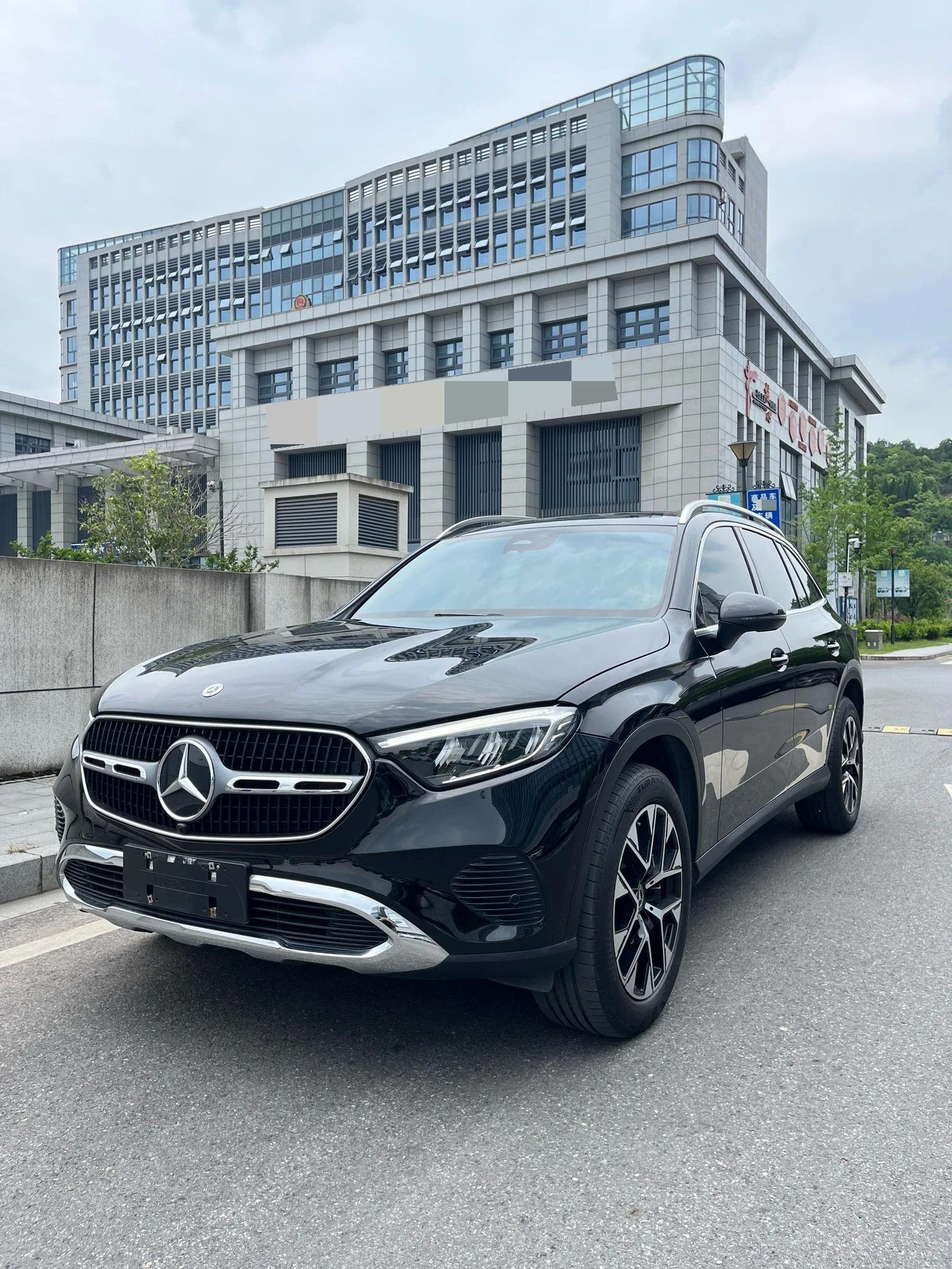Mercedes-Benz 2023 GLC 260 L 4MATIC 48V 2.0T Dynamic 5-seater Automatic