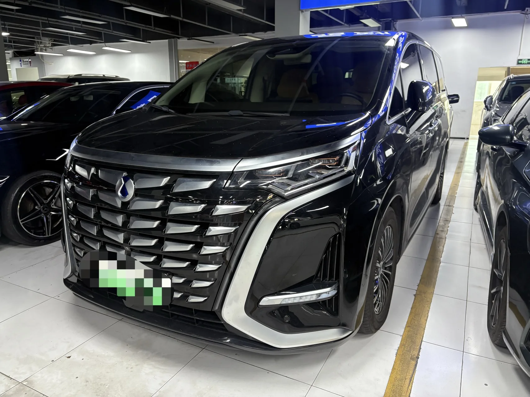 Denza D9 2024 DM-i 980 AWD Flagship