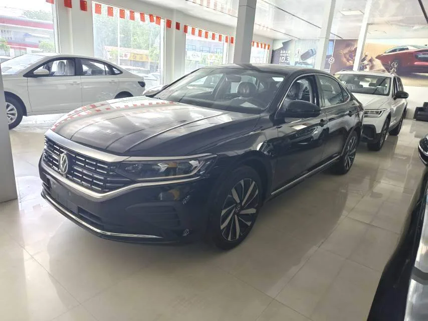 Volkswagen 2025 Passat 2.0TSI 380TSI Outstanding Edition Dragon Edition Automatic Transmission