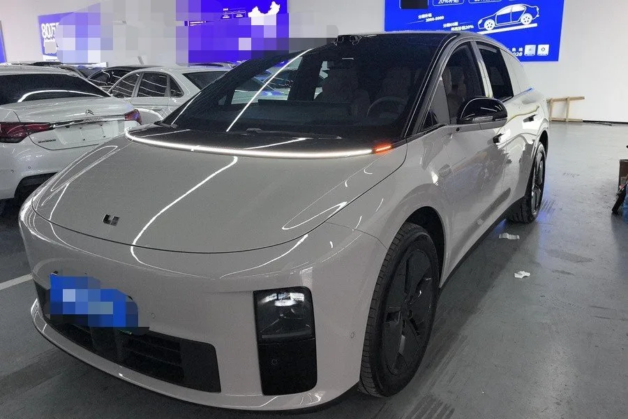 Li Auto i6 2025 Standard Edition