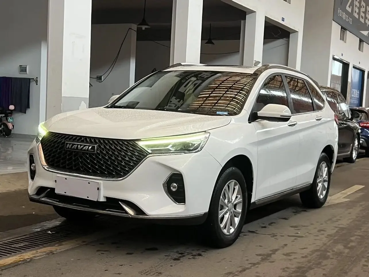 Haval M6 2021 PLUS 1.5T DCT Luxury Intelligent Connectivity Edition