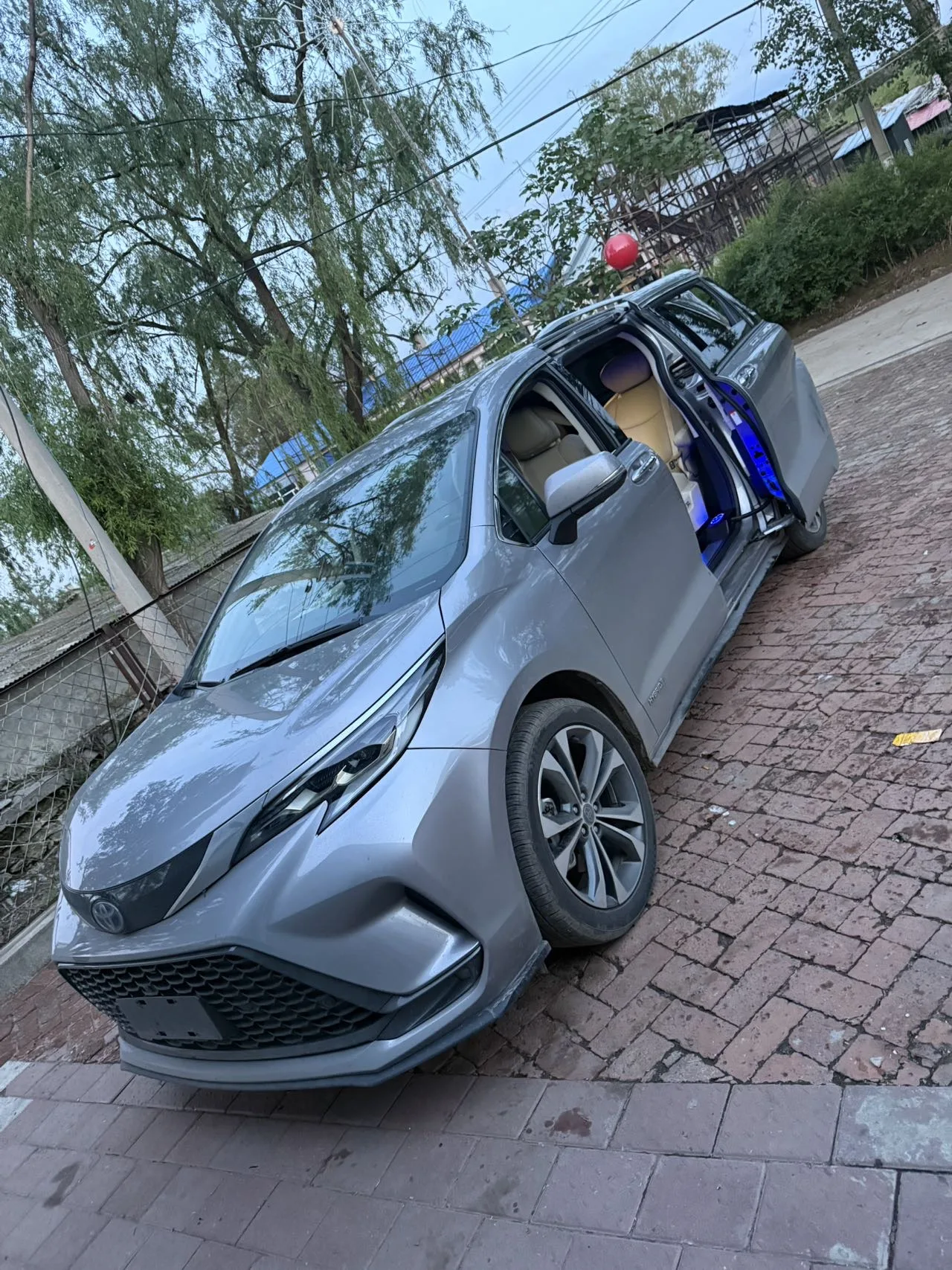 2022 Grevia 2.5L Hybrid Premium Edition