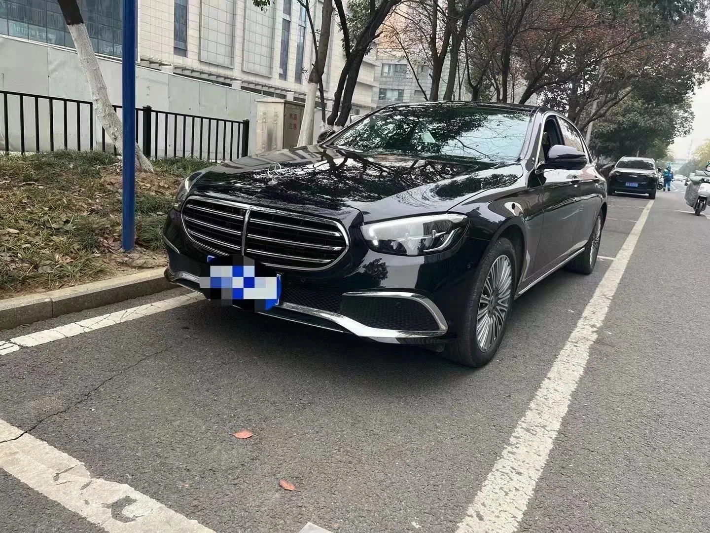Mercedes-Benz E-Class 2023 E 300 L Fashion Edition