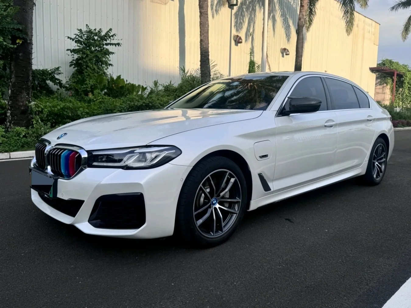 2022 BMW 5 Series Plug-in Hybrid (Facelift) 535Le M Sport Package