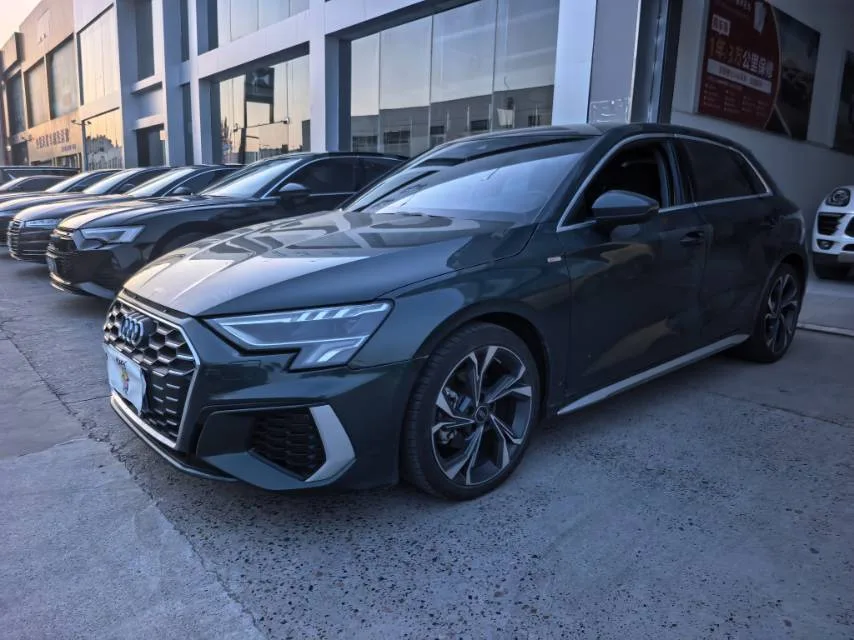 Audi A3 2022 Sportback 35 TFSI Luxury Sport