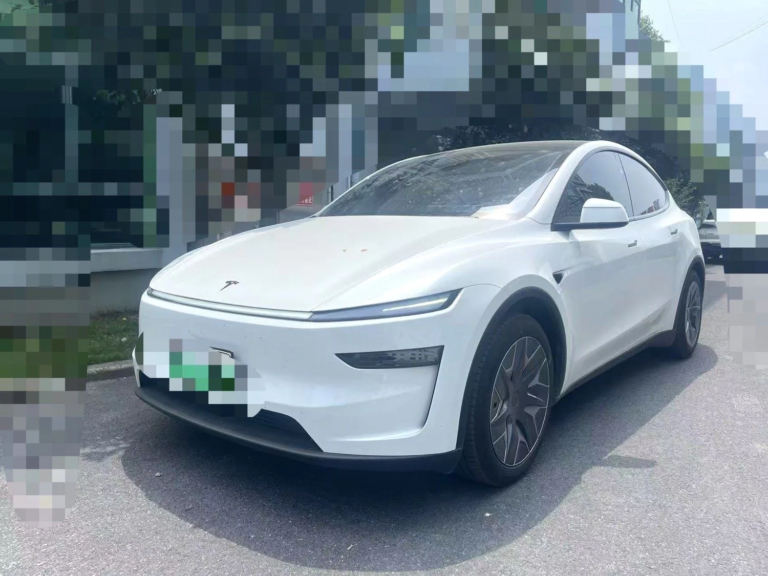 Tesla 2025 Model Y L Long Range All-Wheel Drive Automatic