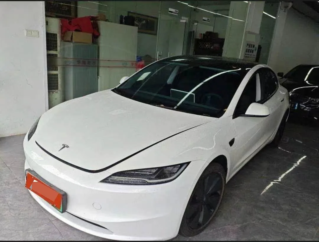 Tesla 2025 Model 3 Rear-Wheel Drive Automatic