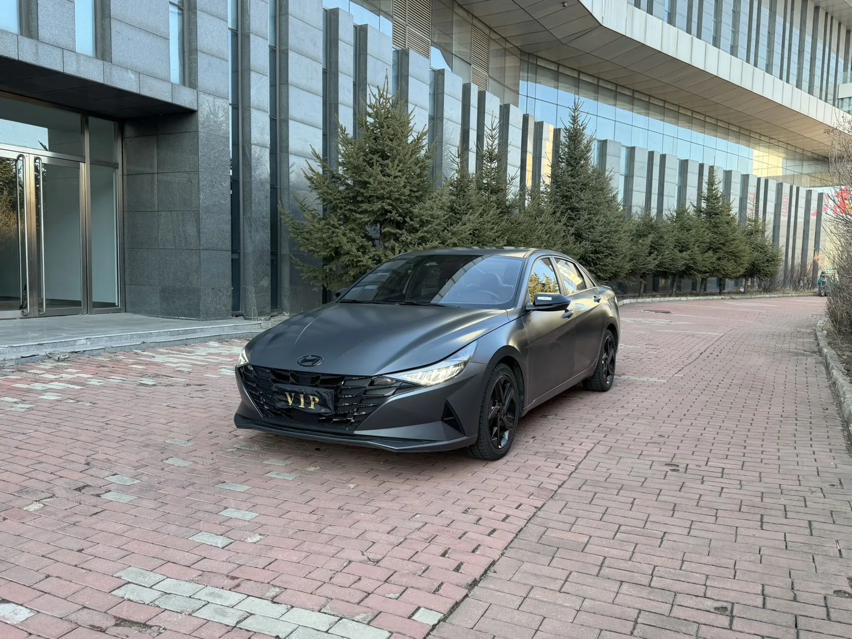 2022 Elantra 1.5L CVT LUX Black Knight Limited Edition