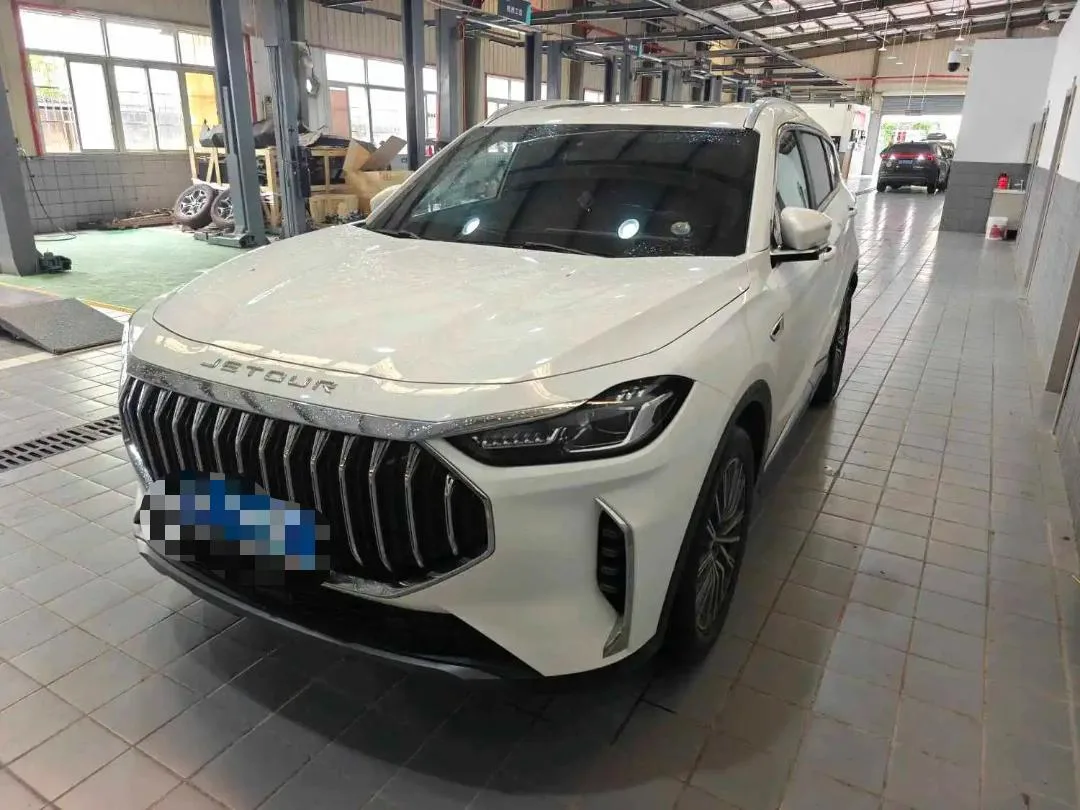 Jietu 2025 X70 PLUS 1.5T Champion Edition MAX+ 7-Seater Automatic Transmission