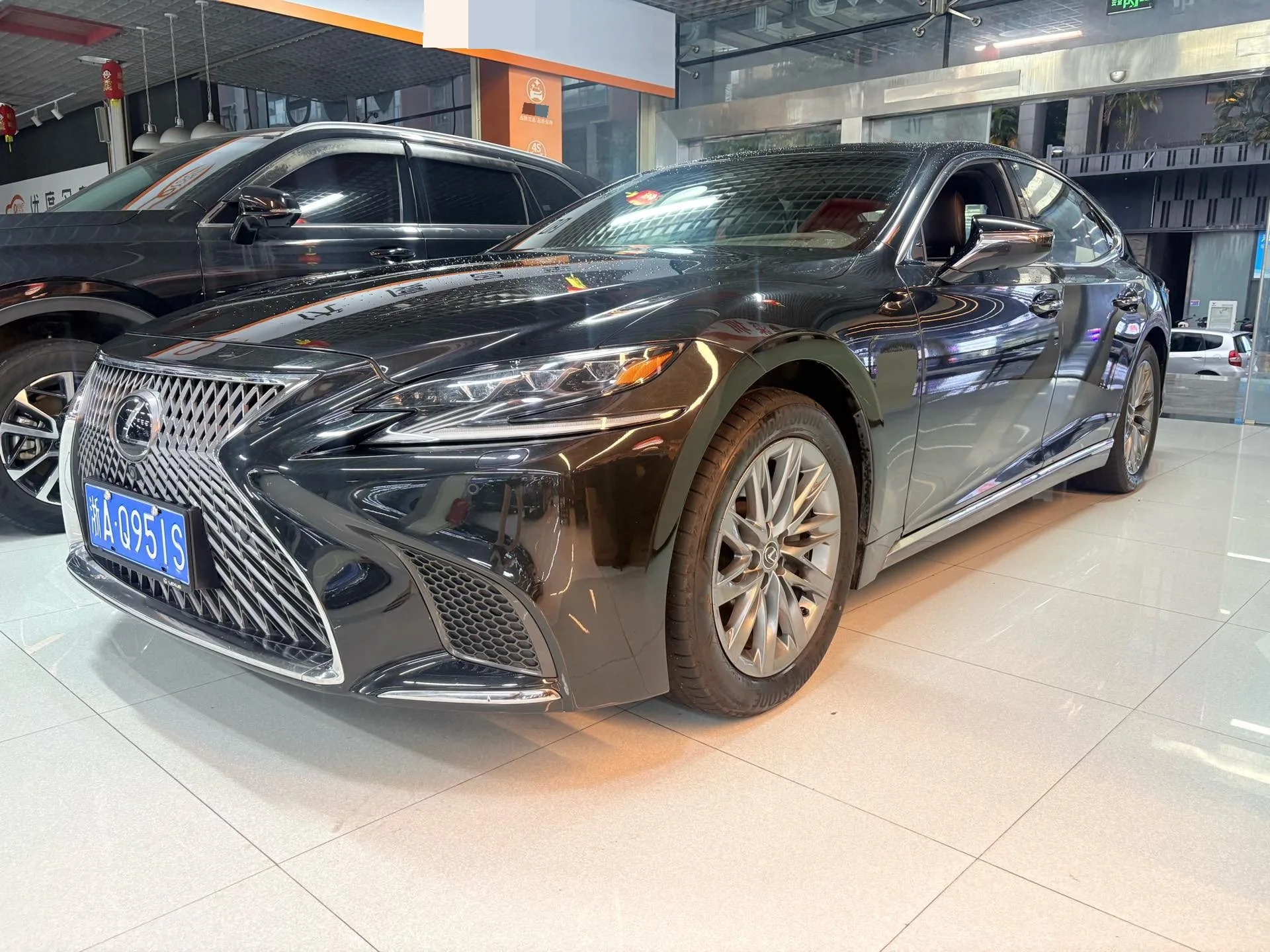 2018 Lexus LS 350 Luxury Edition, China V Emission Standard