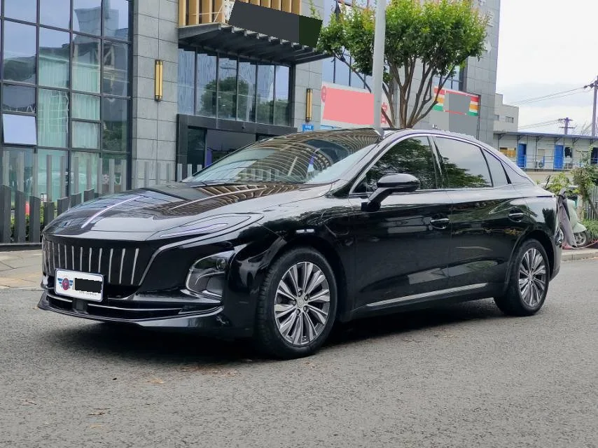 Hongqi E-QM5 2023 Facelift Basic Travel Edition