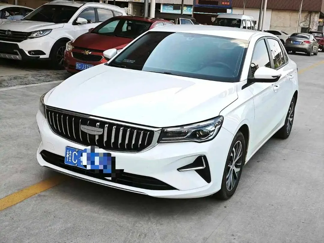 Geely 2025 Emgrand Sedan 1.5 Dragon Edition Manual Transmission