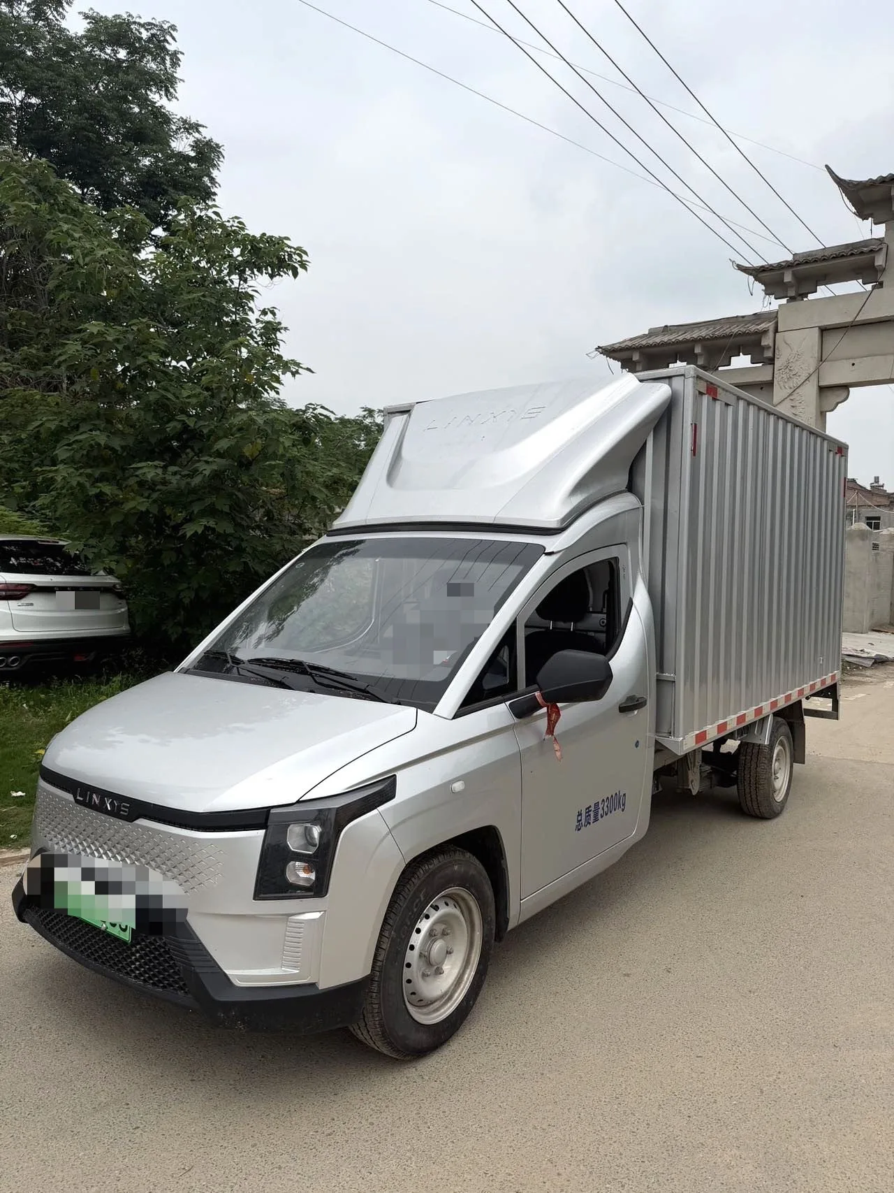 2024 Mitsubishi Mini Truck with Cargo Container and Automatic Transmission