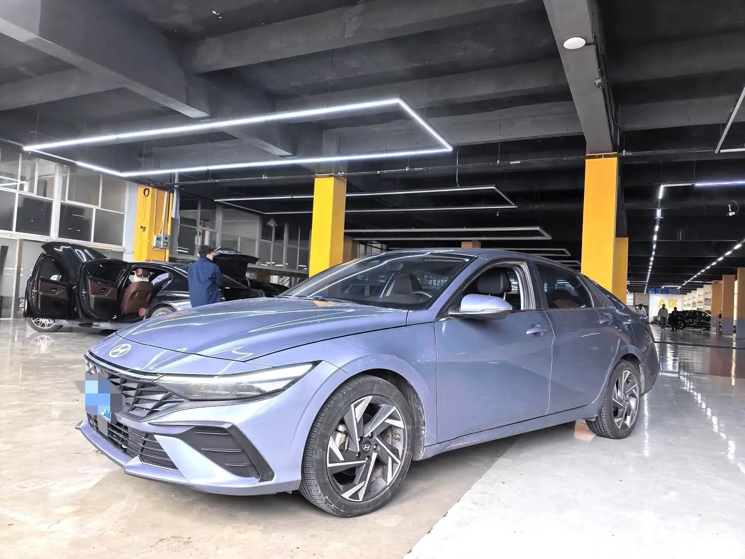 Hyundai Elantra 2023 1.5L CVT LUX Premium Edition