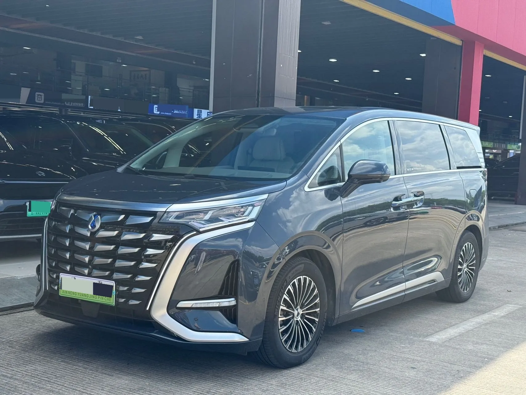 Denza D9 2022 DM-i 970 AWD Flagship Edition