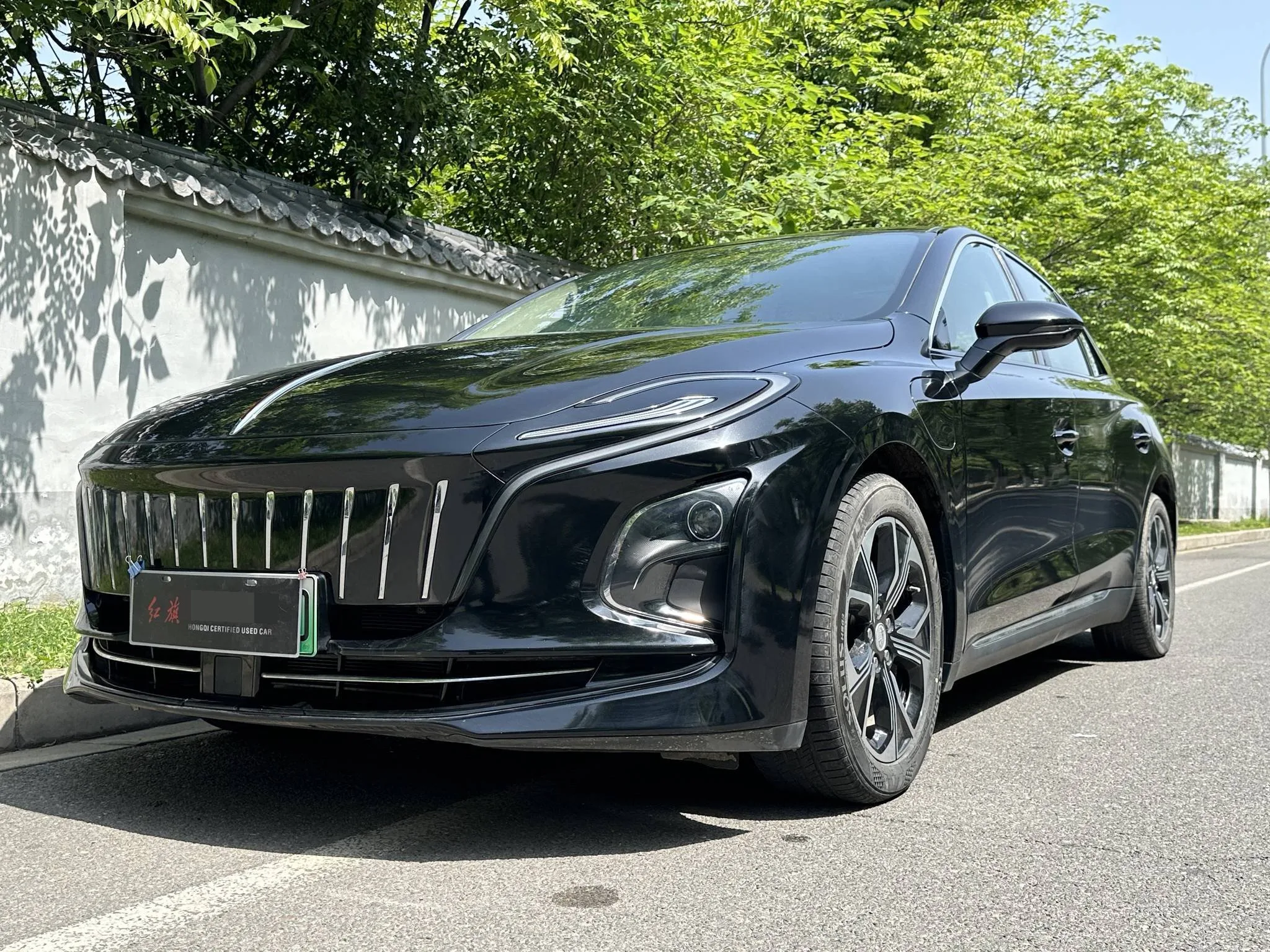 Hongqi E-QM5 2024 450km Travel Edition