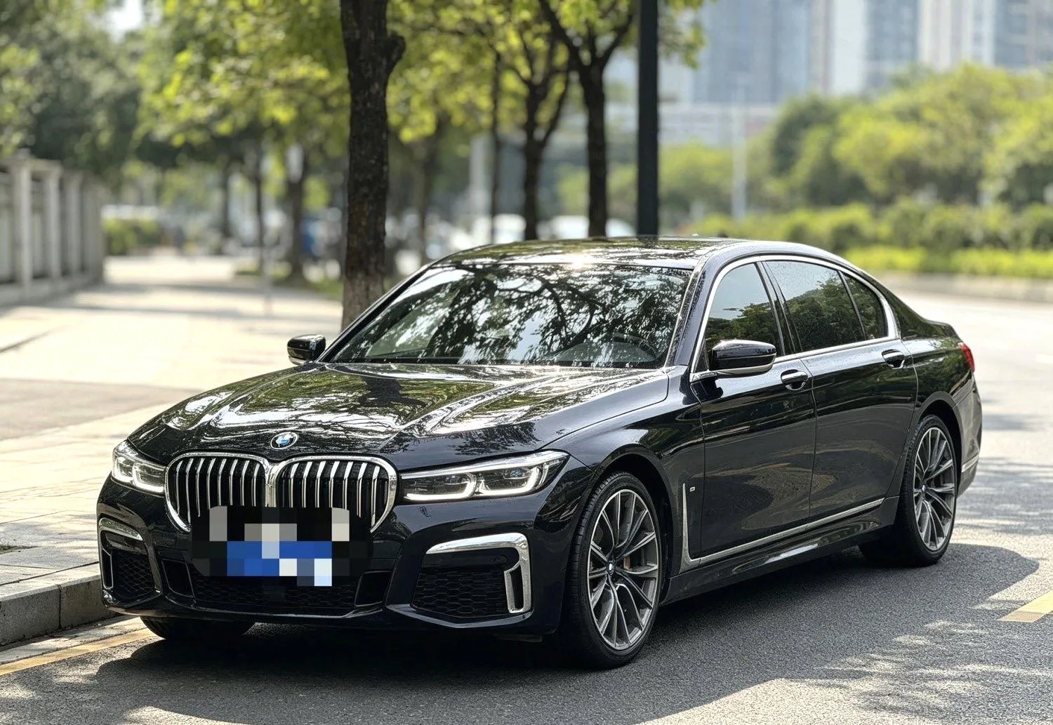 2019 BMW 7 Series 740Li Leading Edition with M Sport Package
